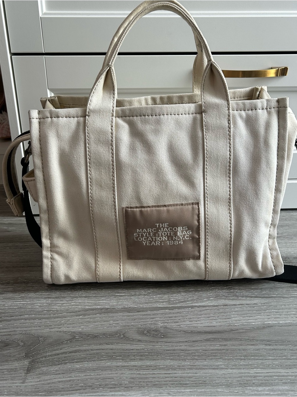 Marc Jacobs Cream/White Canvas The Tote Bag With Black Strap - Picture 4 of 11